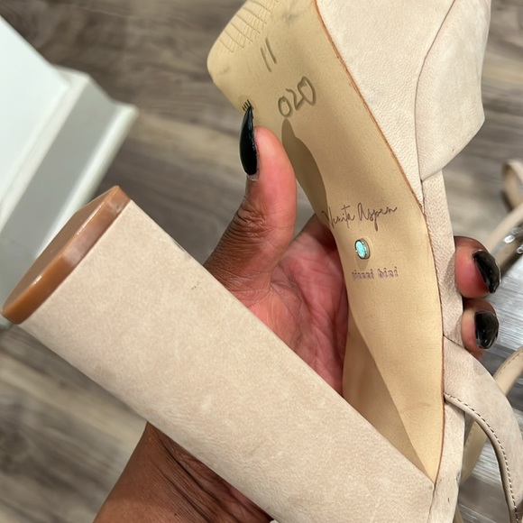 Venita Aspen for Gianni Bini - Suede Tan Platform Sandals - Picture 8 of 16